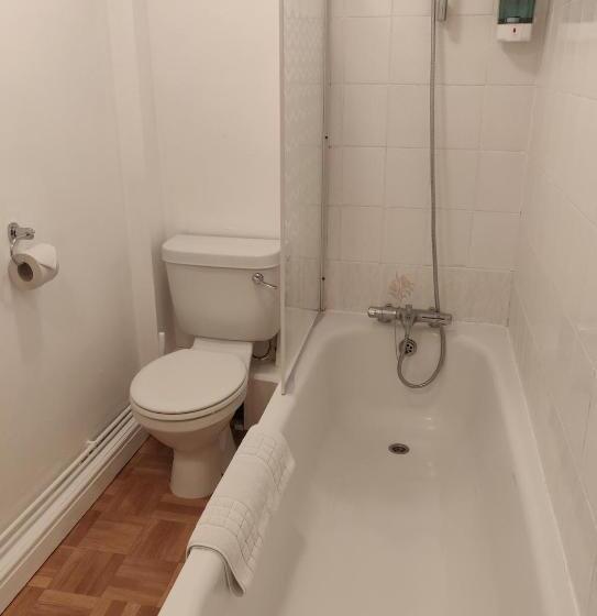 غرفة قياسية, The Fox