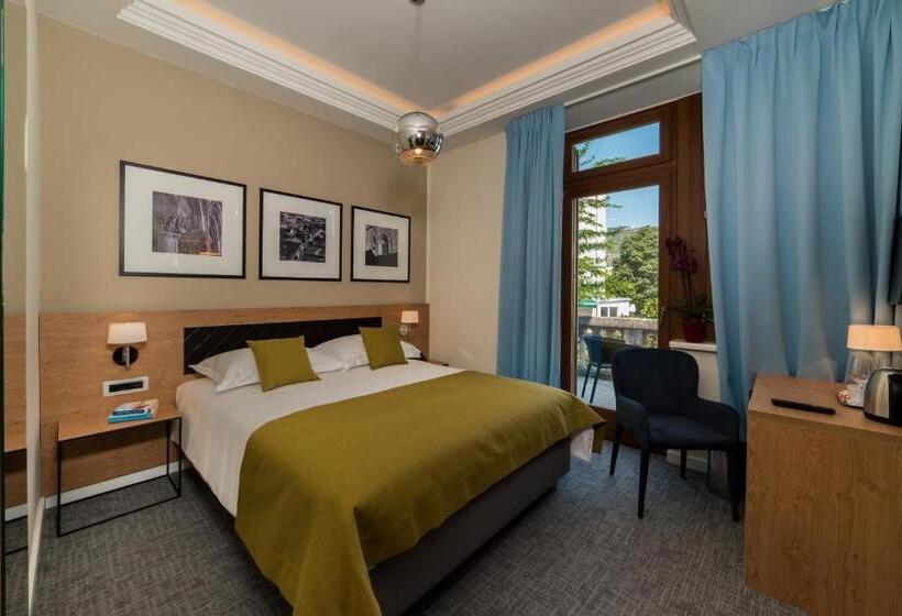 Номер Стандарт с Балконом, Boutique Villa Filaus