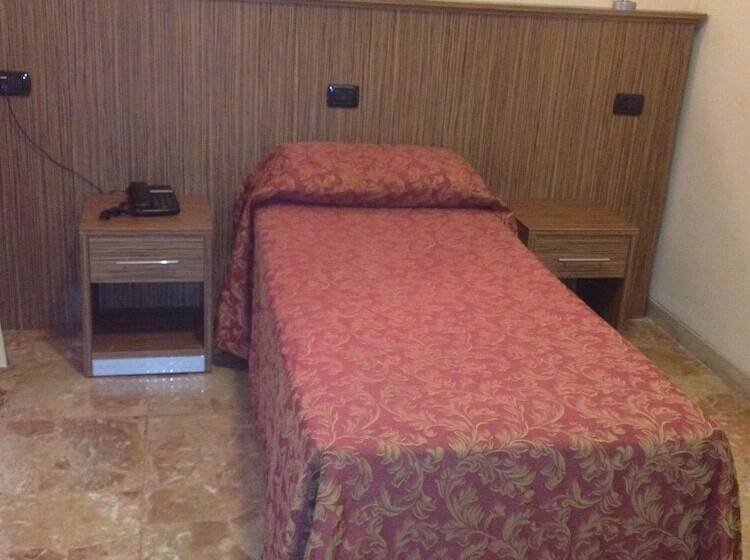 스탠다드 싱글 룸, York