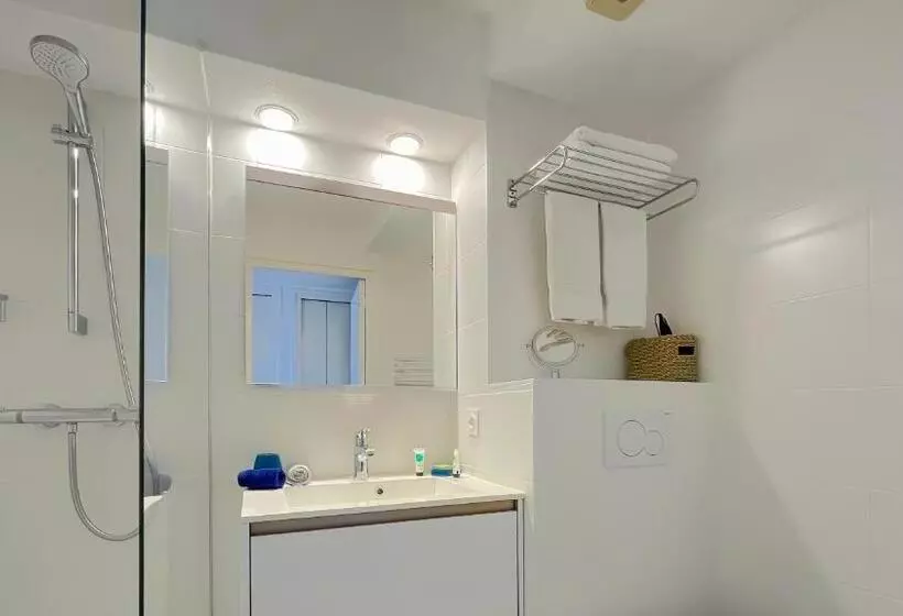 استودیوی استاندارد, Louison Appart & Suite