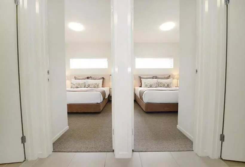 ２ベッドルームアパートメント, Oaks Middlemount Suites