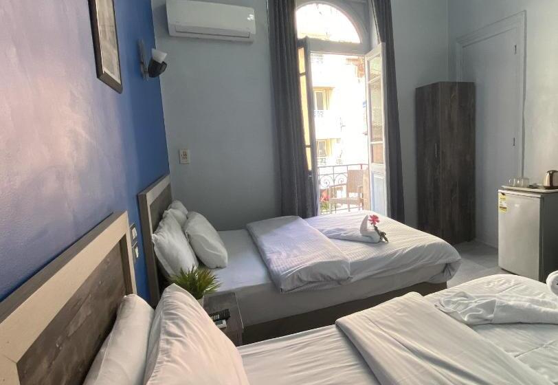 اتاق استاندارد, The Australian Hostel