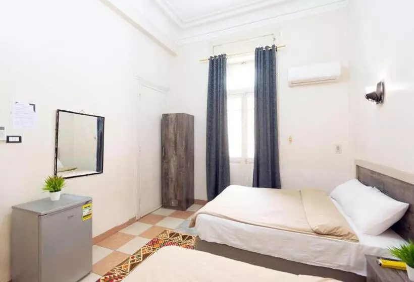 اتاق لوکس با بالکن, The Australian Hostel
