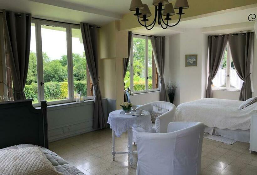 庭の見えるスタンダードトリプルルーム, Chambre D Hotes Romance