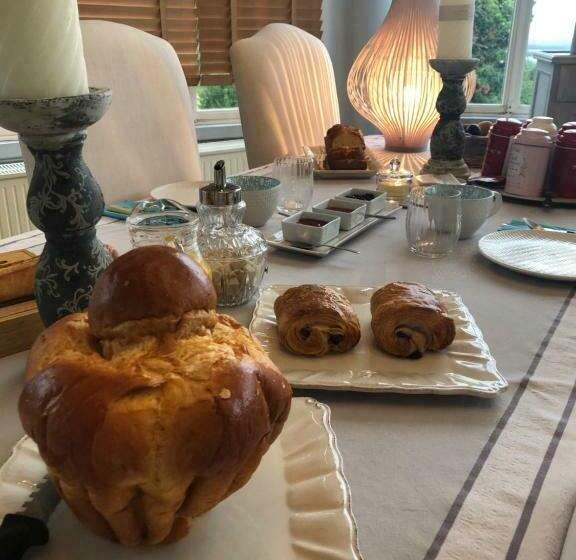 庭の見えるスタンダードトリプルルーム, Chambre D Hotes Romance