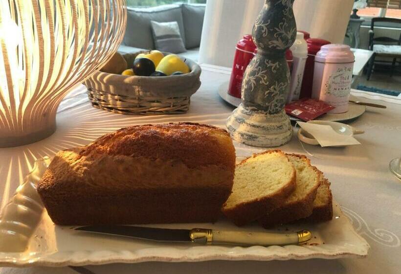 庭の見えるスタンダードトリプルルーム, Chambre D Hotes Romance