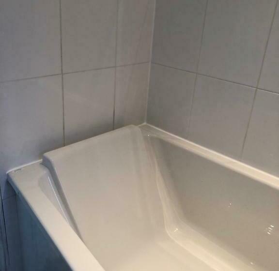 庭の見えるスタンダードトリプルルーム, Chambre D Hotes Romance