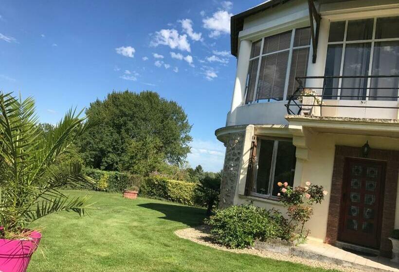 庭の見えるスタンダードトリプルルーム, Chambre D Hotes Romance