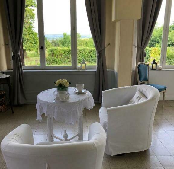 庭の見えるスタンダードトリプルルーム, Chambre D Hotes Romance