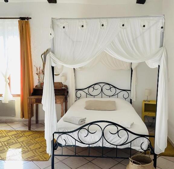 4인용 스탠다드 룸, Les Copains à Bord