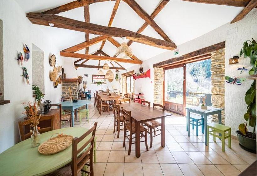 4인용 스탠다드 룸, Les Copains à Bord