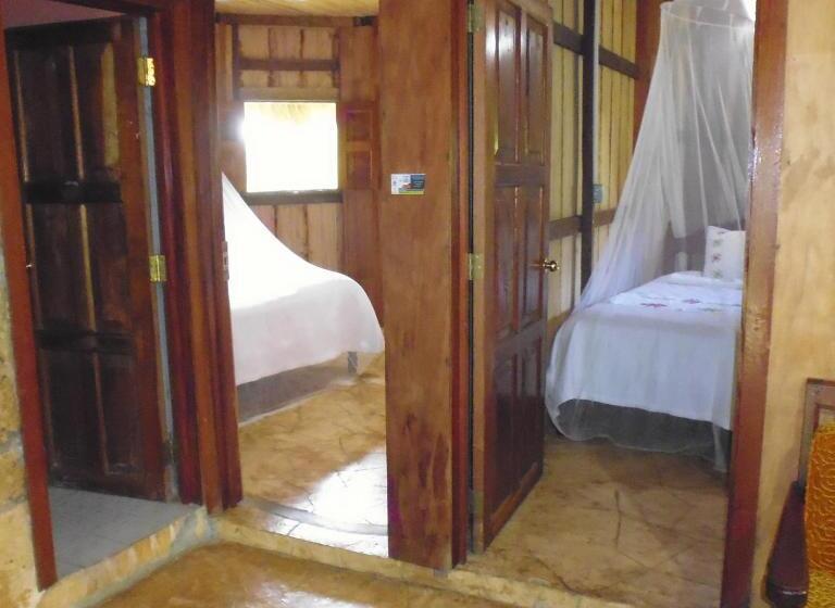 غرفة عائلية, Nueva Alianza