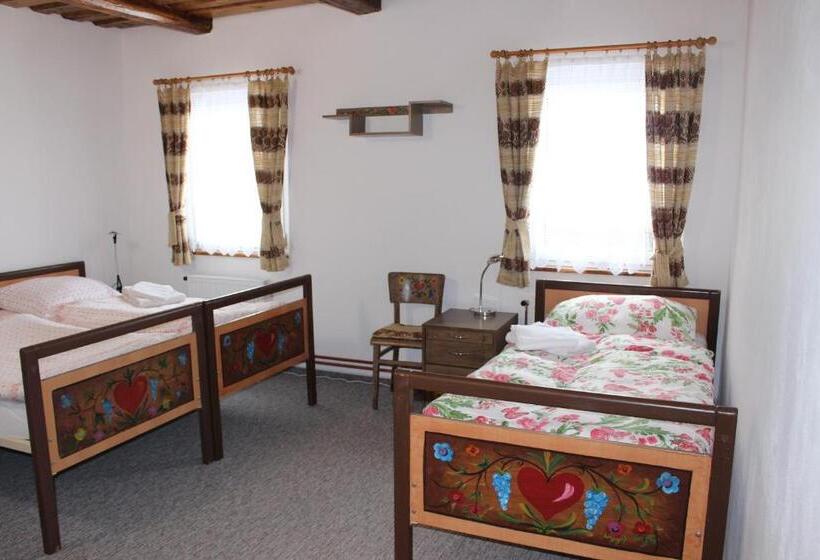 חדר סטנדרט לשלושה, Bendovský Dvůr