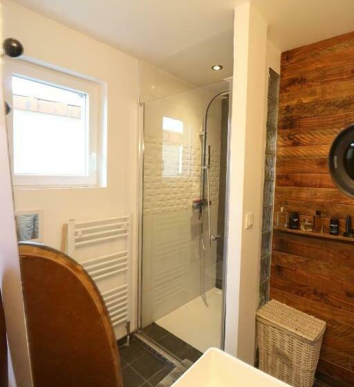 带共用浴室的标准房间, Maison Du Lys En Layon