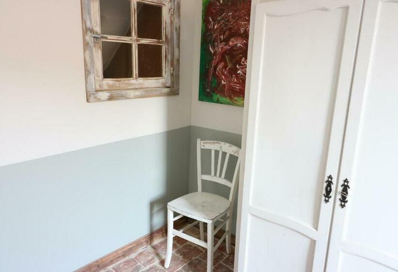 带共用浴室的标准房间, Maison Du Lys En Layon