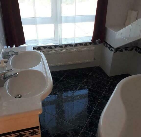 Номер Стандарт Вид на Озеро, Tüttös Vendéghàz