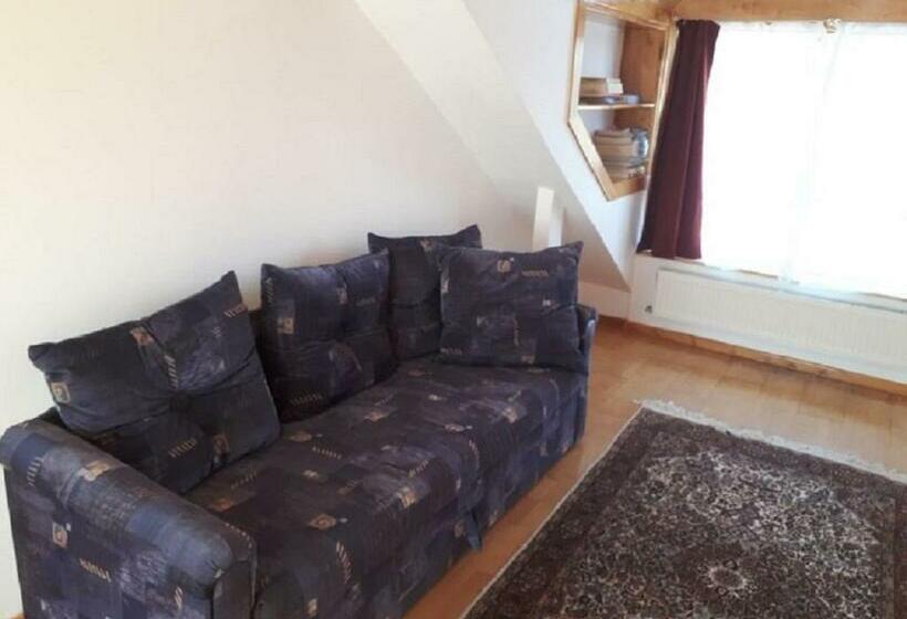 Номер Стандарт Вид на Озеро, Tüttös Vendéghàz