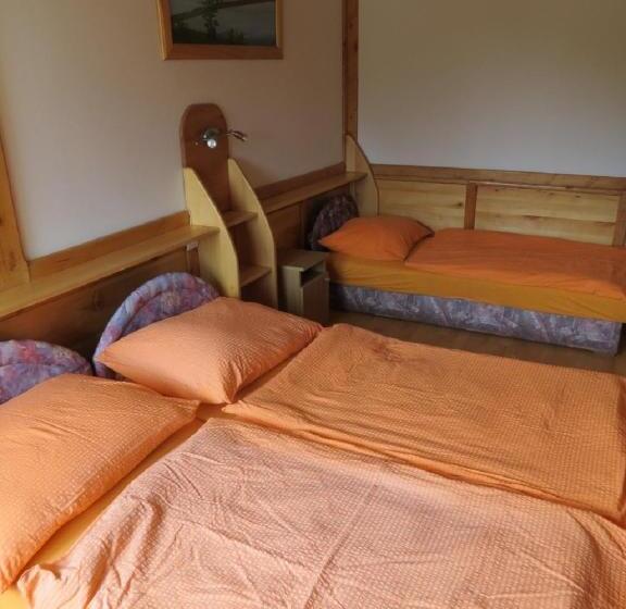 Номер Стандарт Трехместный, Tüttös Vendéghàz