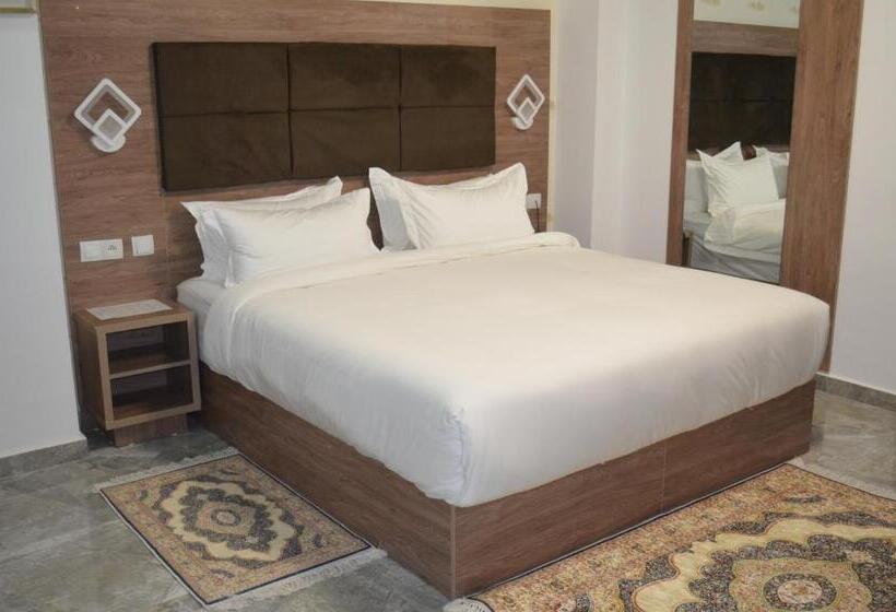 اتاق لوکس, Agremas