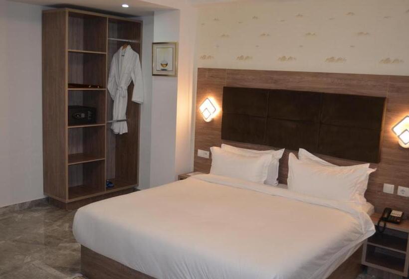 اتاق لوکس, Agremas