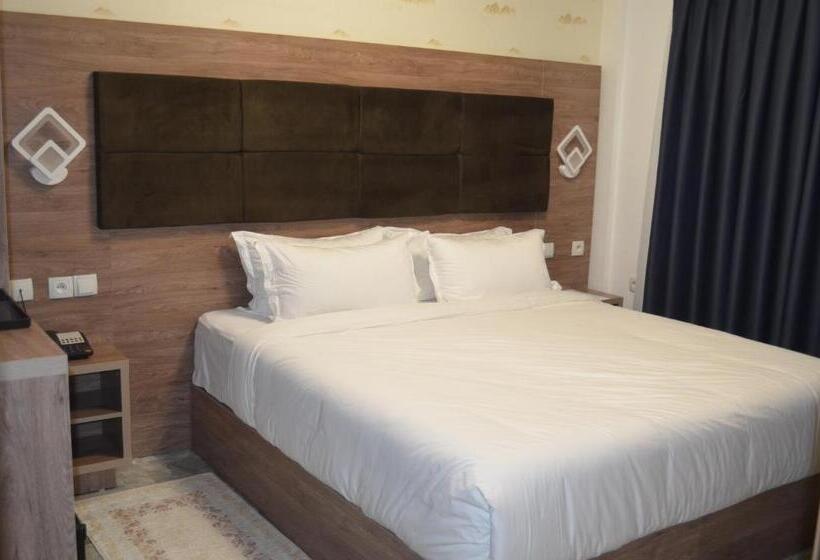 اتاق سوپریور, Agremas