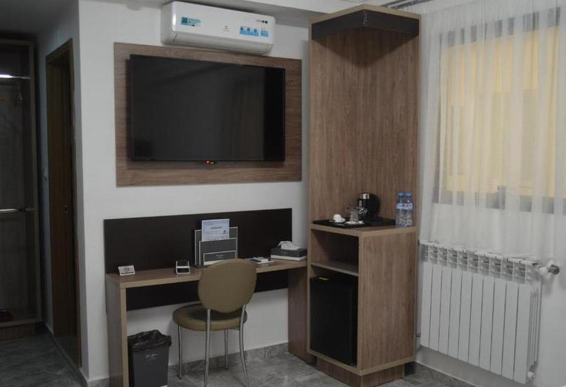 اتاق سوپریور, Agremas