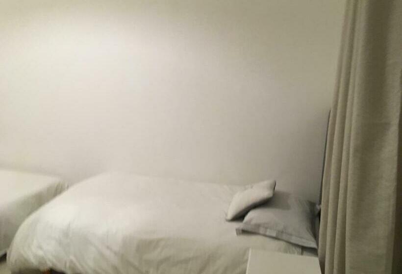 4인용 스탠다드 룸, Auberge De Marie