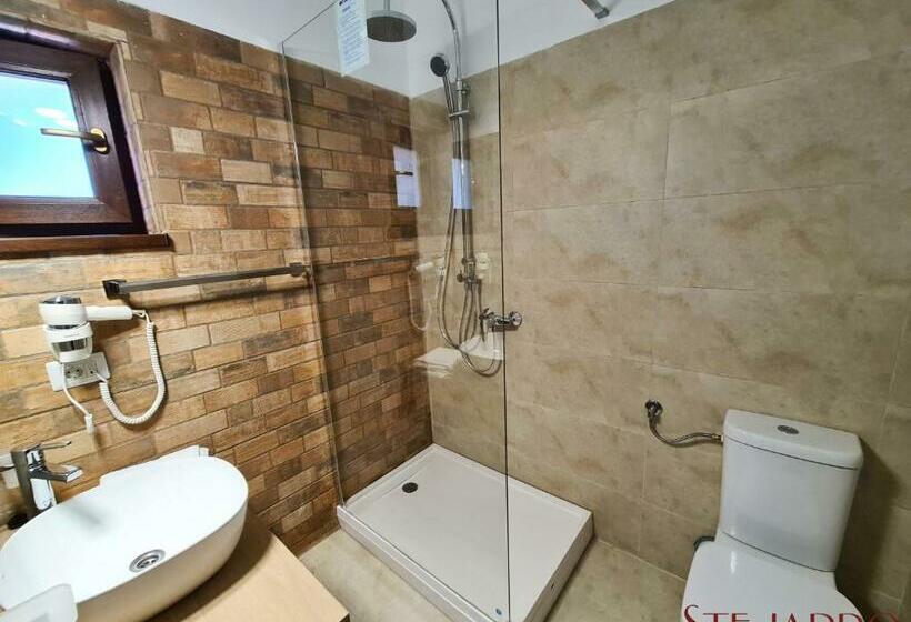 غرفة قياسية, Stejarro Conac Moldovenesc