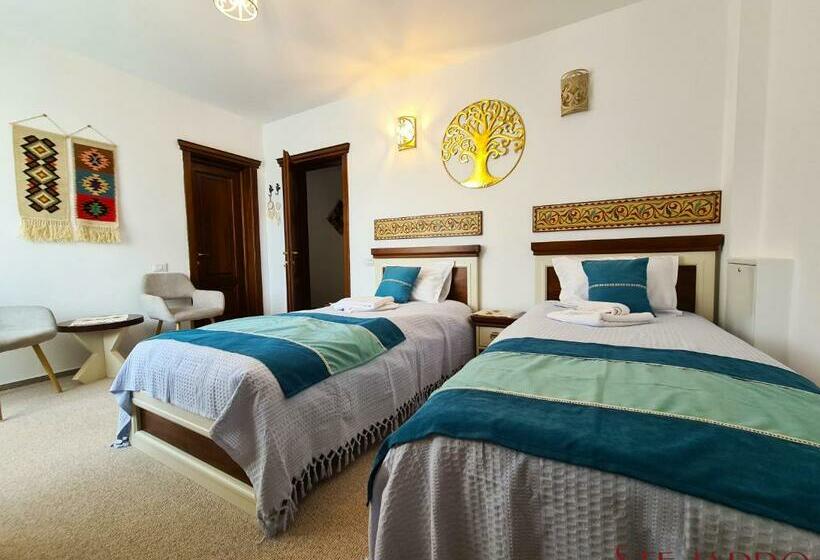 غرفة قياسية, Stejarro Conac Moldovenesc