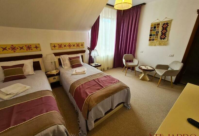 غرفة قياسية, Stejarro Conac Moldovenesc