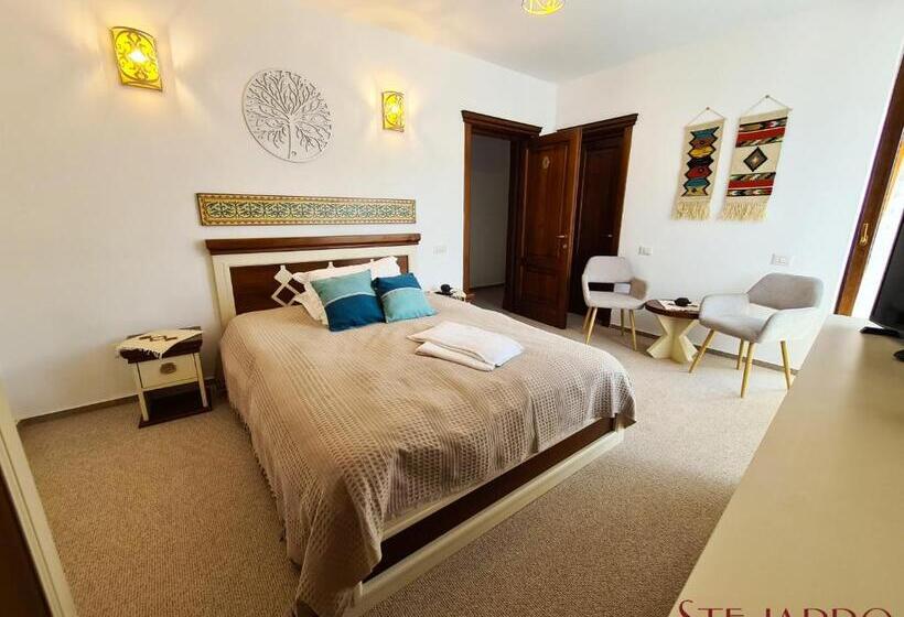 غرفة قياسية, Stejarro Conac Moldovenesc