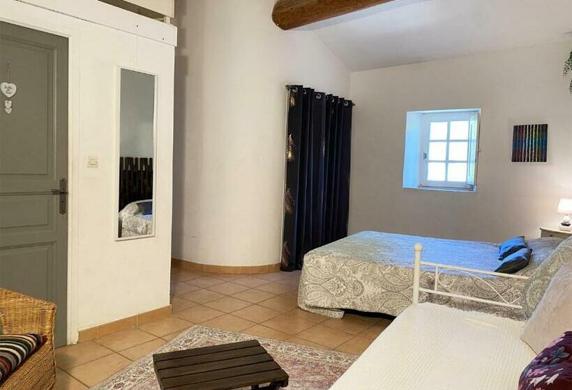 חדר סטנדרט, Orangerie De Cardet   Maison D Hôtes   B&b