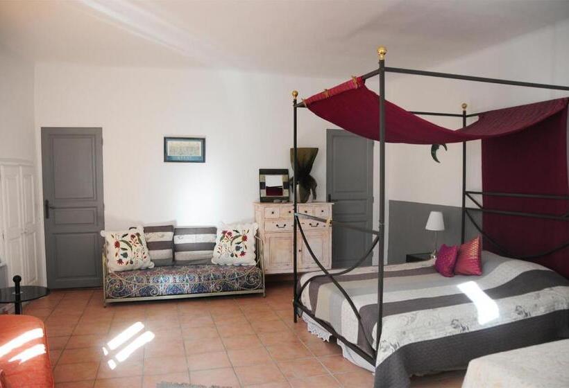 חדר סטנדרט, Orangerie De Cardet   Maison D Hôtes   B&b