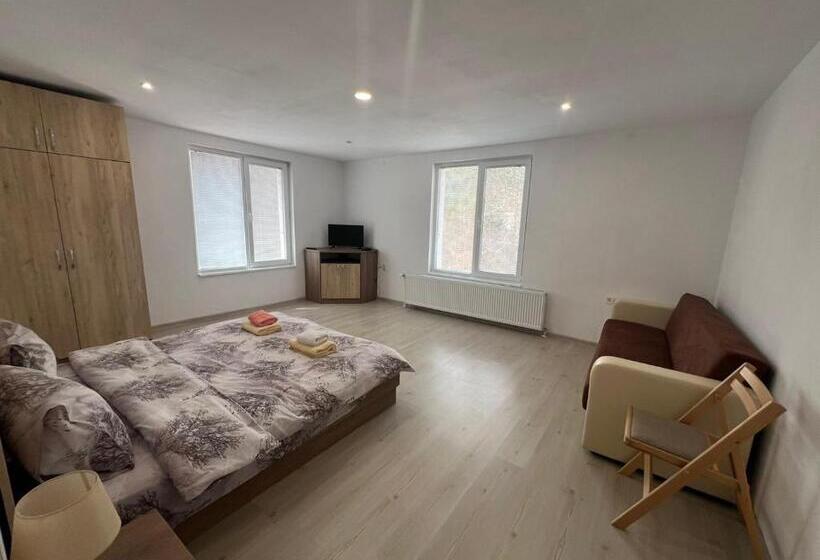 Дом 1 Спальня, къща за гости давидковска река