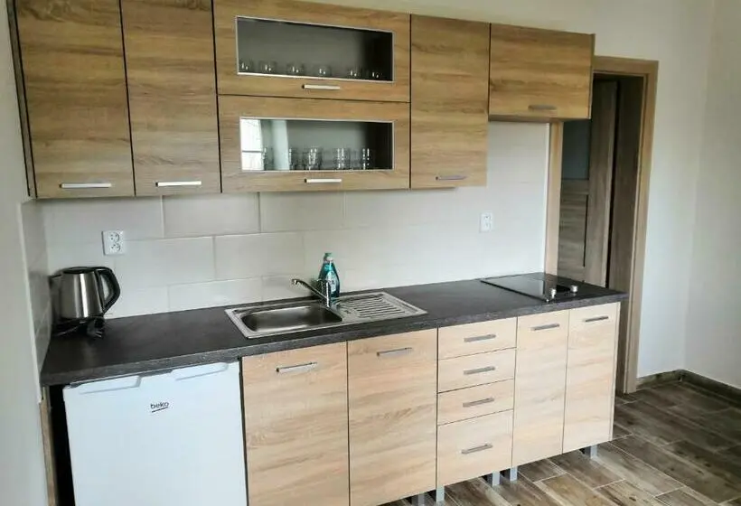 Comfort Kolmen Hengen Huone, Penzion Na Farmě