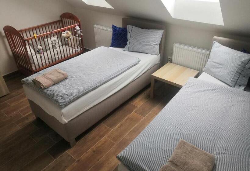 דירת חדר, Penzion Na Farmě