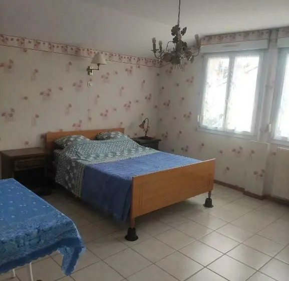 Standard-huone, Poirson Thiery