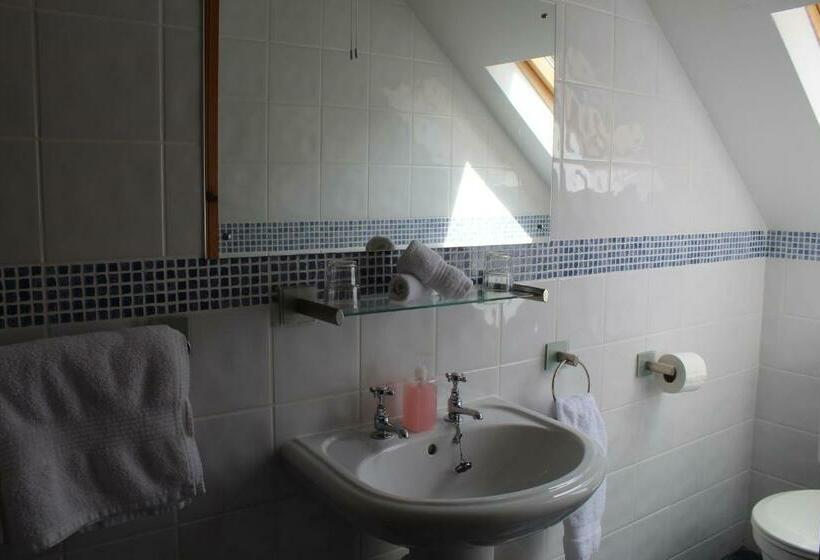 חדר סטנדרט נוף להרים, Riversdale House Room Only Accommodation, A98kd85