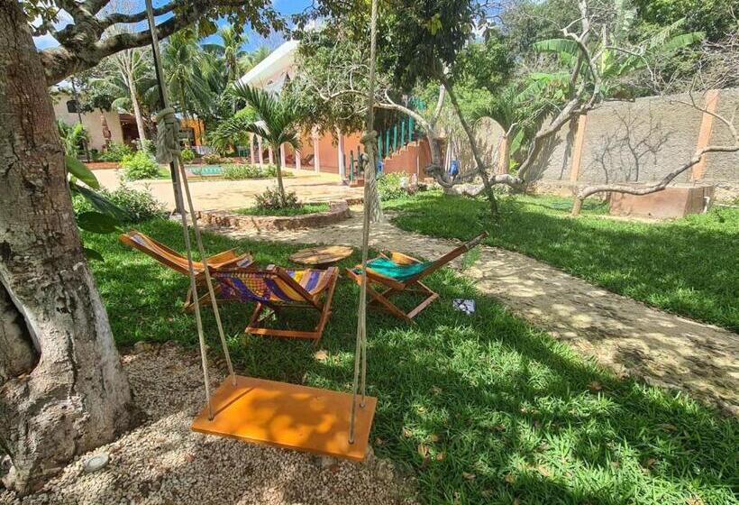 Номер Стандарт Вид на Сад, Saak Luúm Ruta Puuc