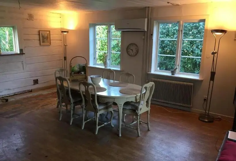 ガーデンビュースイート, Charming House On Large Property On Vato