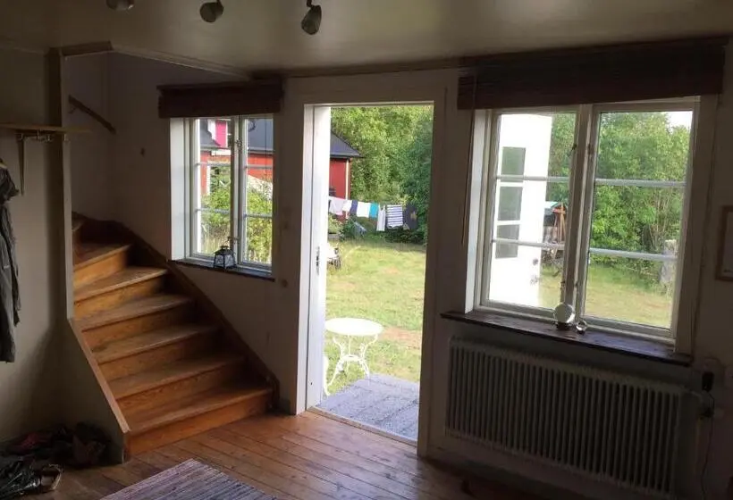 ガーデンビュースイート, Charming House On Large Property On Vato
