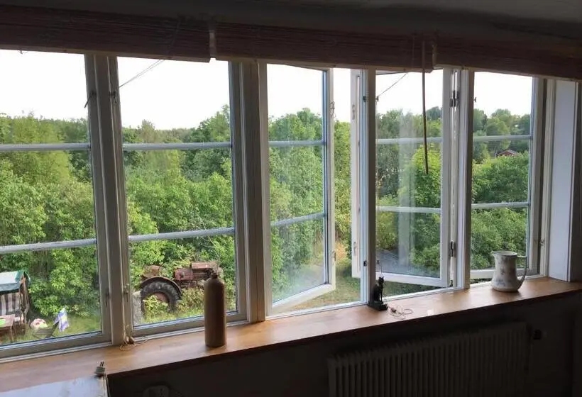 ガーデンビュースイート, Charming House On Large Property On Vato