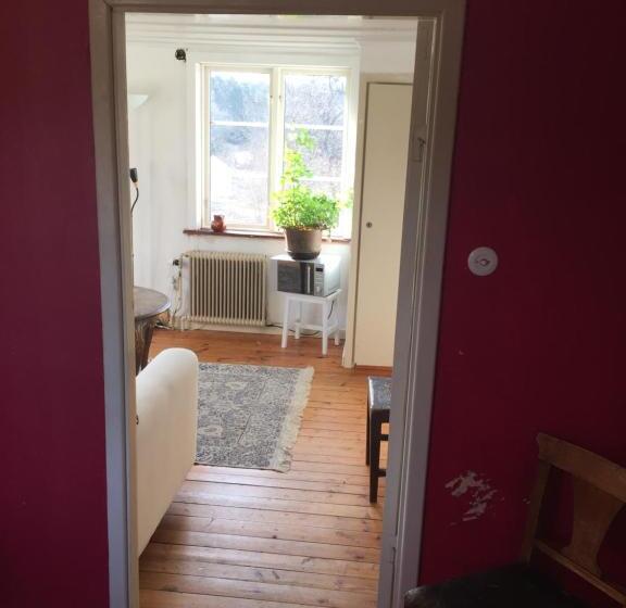 Люкс Вид на Сад, Charming House On Large Property On Vato