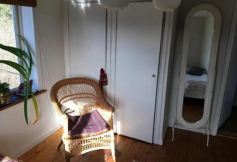 スタンダードルーム, Charming House On Large Property On Vato