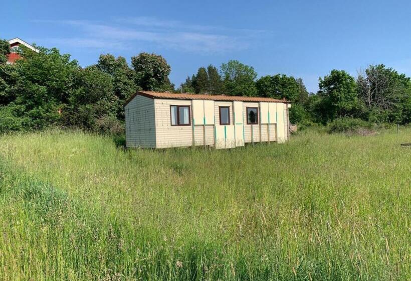 Дом 2 Спальни, Charming House On Large Property On Vato