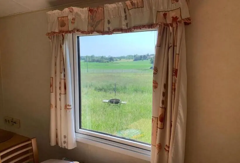２ベッドルームハウス, Charming House On Large Property On Vato