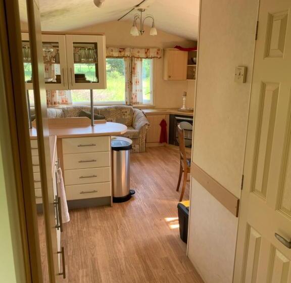 Дом 2 Спальни, Charming House On Large Property On Vato