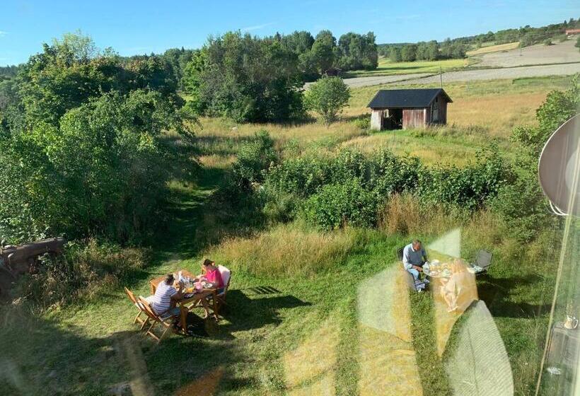 Люкс Вид на Сад, Charming House On Large Property On Vato