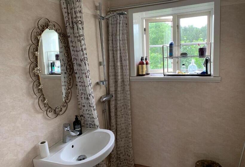 Номер Стандарт, Charming House On Large Property On Vato