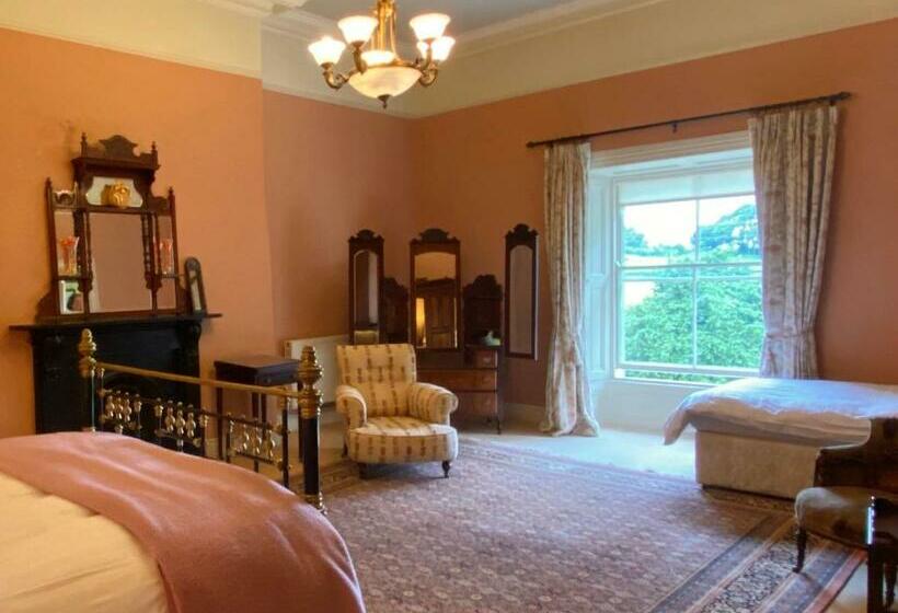 豪华园景房, Templemacateer